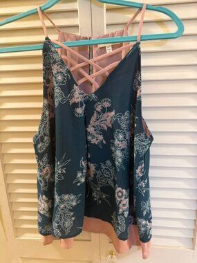 Monteau Los Angeles Floral Crisscross Tank Top – Size L | Country Concert & Fall